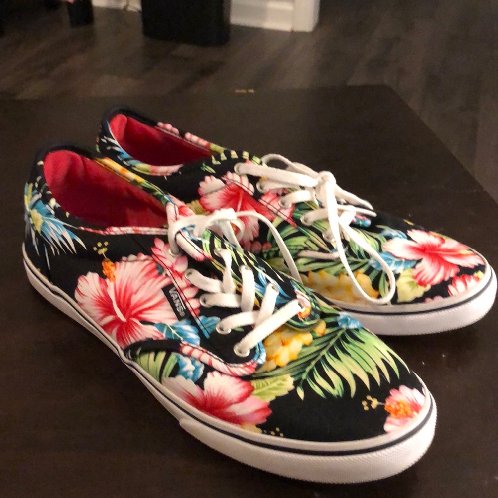 Floral Vans 8.5m